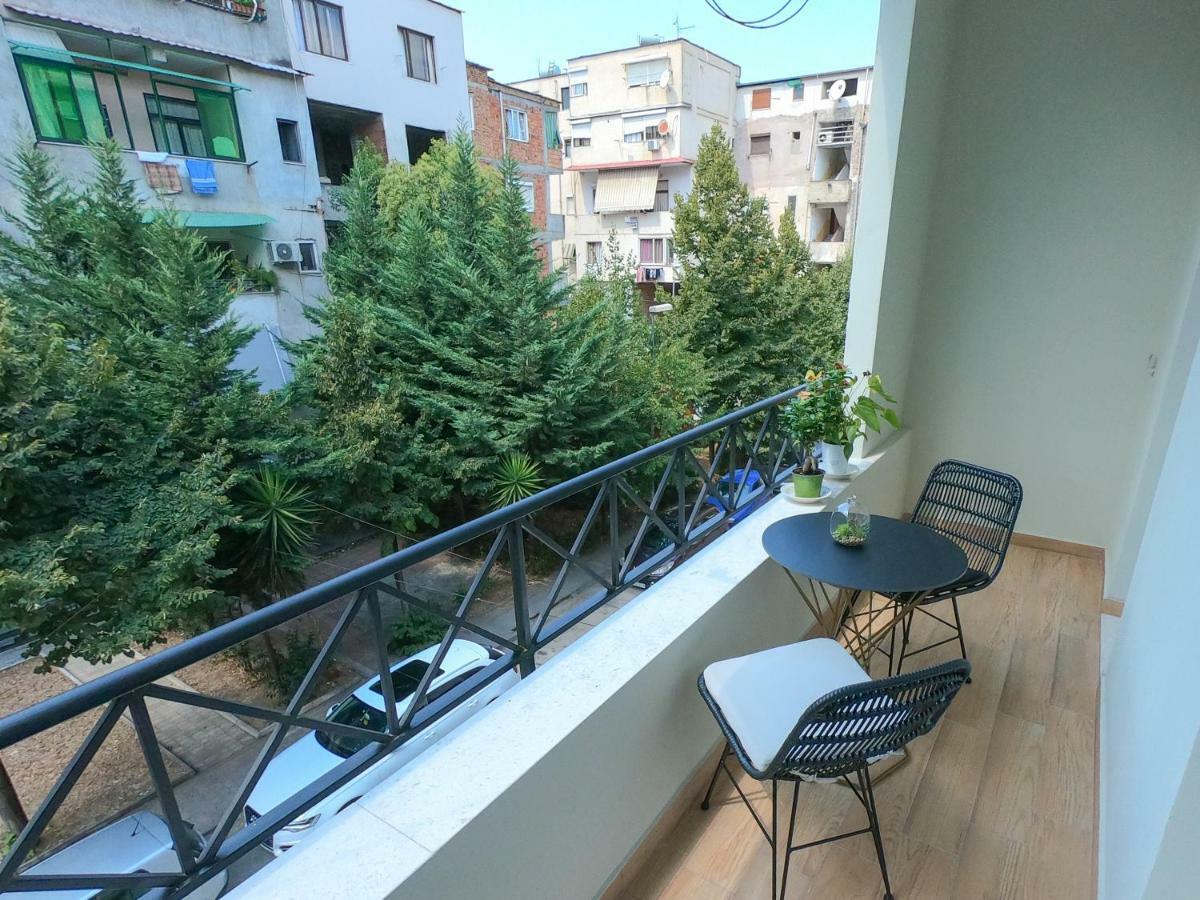 Roza'S Studio Tirana Center Buitenkant foto